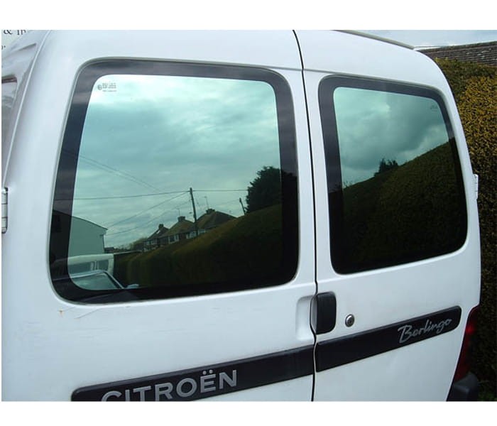 Lustrzana folia do szyb