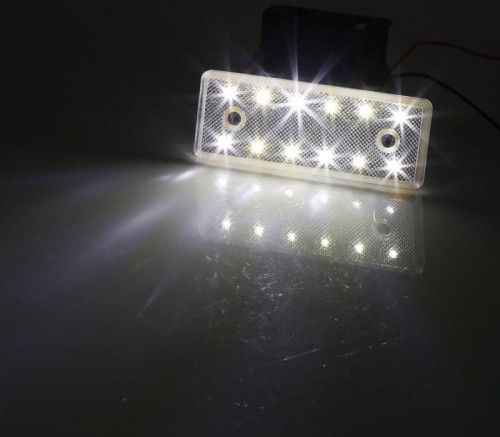 Lampa boczna do ciężarówki