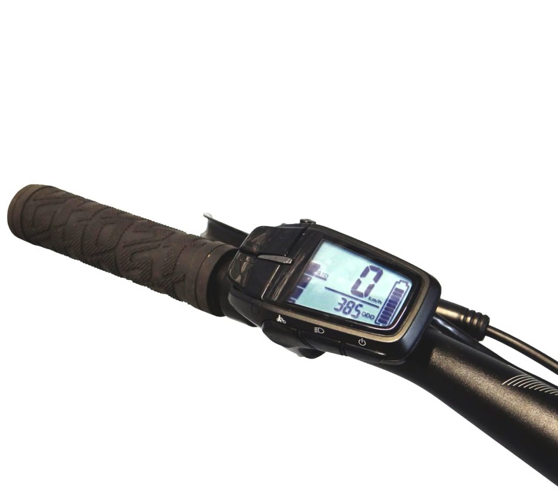 Waga roweru wynosi 22,1 kg, co zapewnia dobrą stabilność i łatwość manewrowania w terenie.