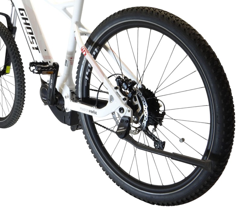 Kierownica XLC o szerokości 720 mm i mostek XLC MTB zapewniają pewną kontrolę nad rowerem w trudnym terenie.