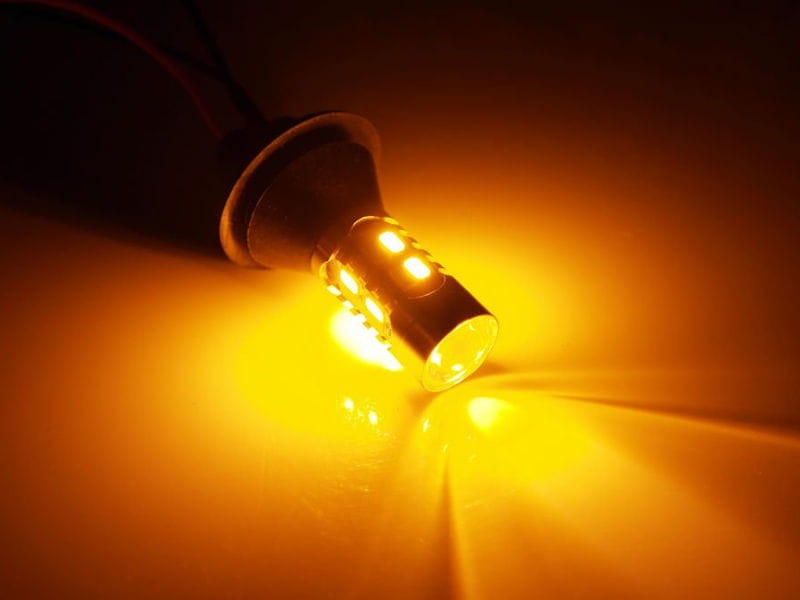 Żarówki LED 2w1 dzienne z kierunkowskazem P21W CAN